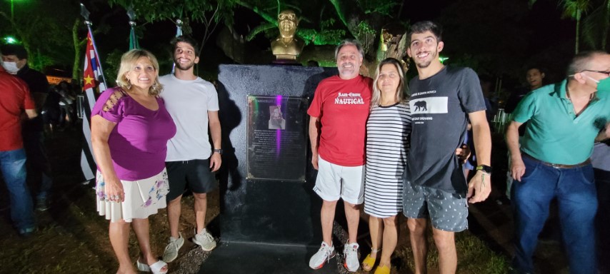 Foto 2 de 49 — ​Primeira noite do Esperança Luz encanta multidão em Boa Esperança