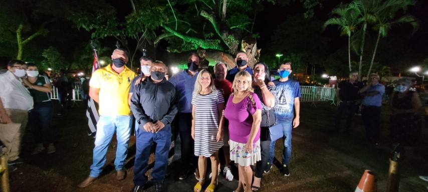 Foto 8 de 49 — ​Primeira noite do Esperança Luz encanta multidão em Boa Esperança