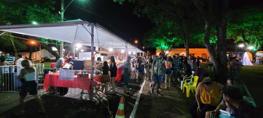 Foto 18 de 49 — ​Primeira noite do Esperança Luz encanta multidão em Boa Esperança