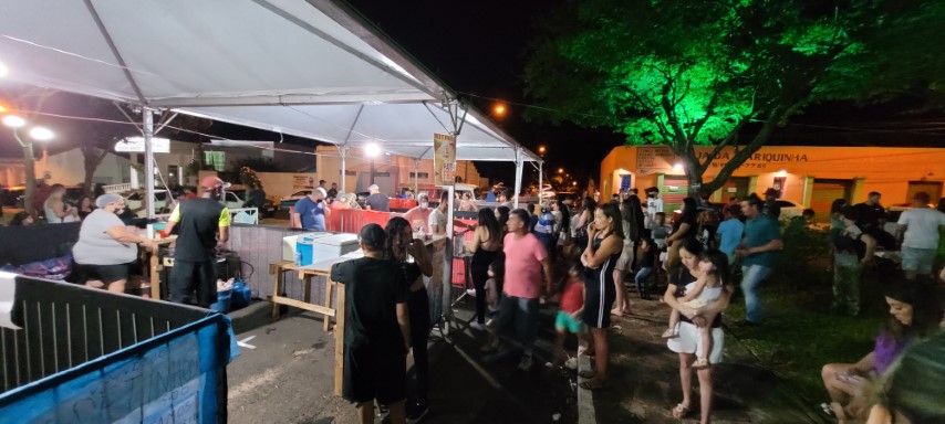 Foto 22 de 49 — ​Primeira noite do Esperança Luz encanta multidão em Boa Esperança