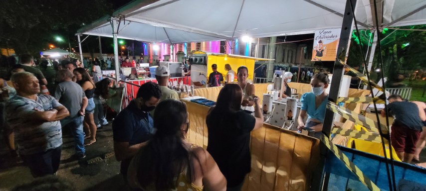Foto 23 de 49 — ​Primeira noite do Esperança Luz encanta multidão em Boa Esperança