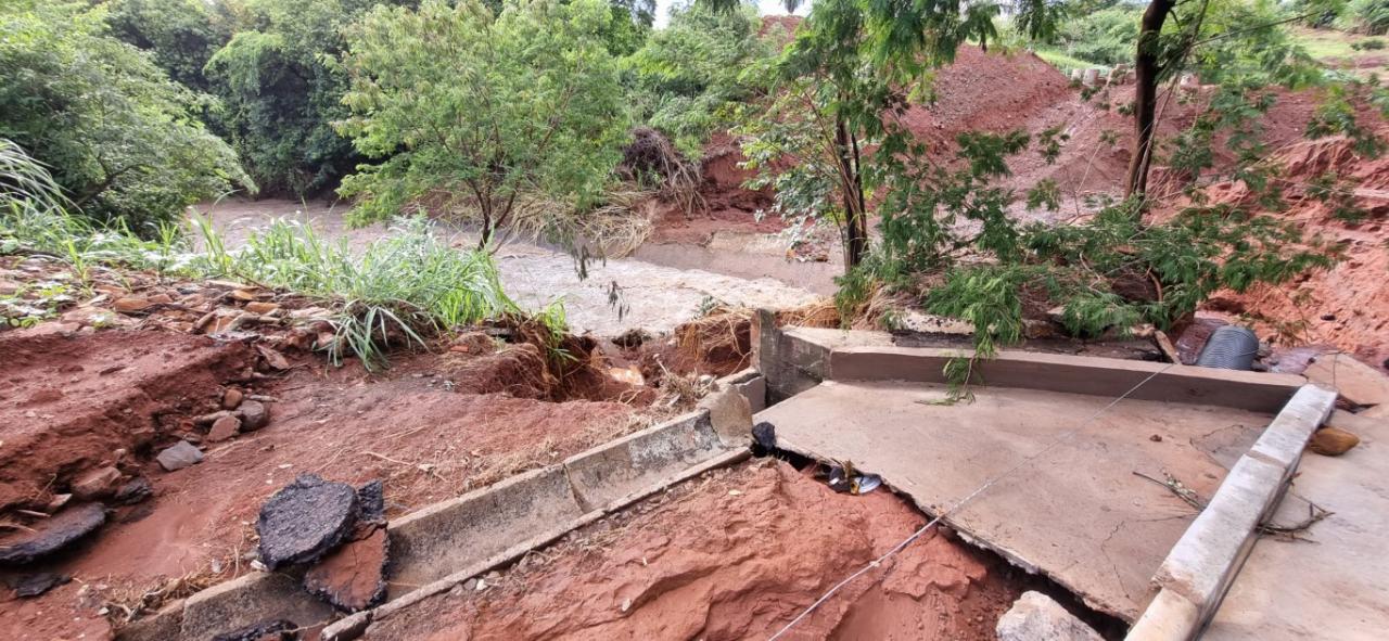 Foto 2 de 12 — Ponte da Rua 2 foi destruída pela chuva e terá que ser reconstruída; veja fotos de como ficou