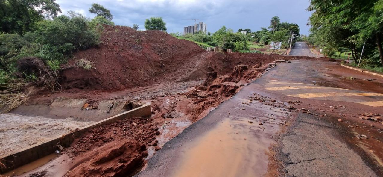 Foto 8 de 12 — Ponte da Rua 2 foi destruída pela chuva e terá que ser reconstruída; veja fotos de como ficou