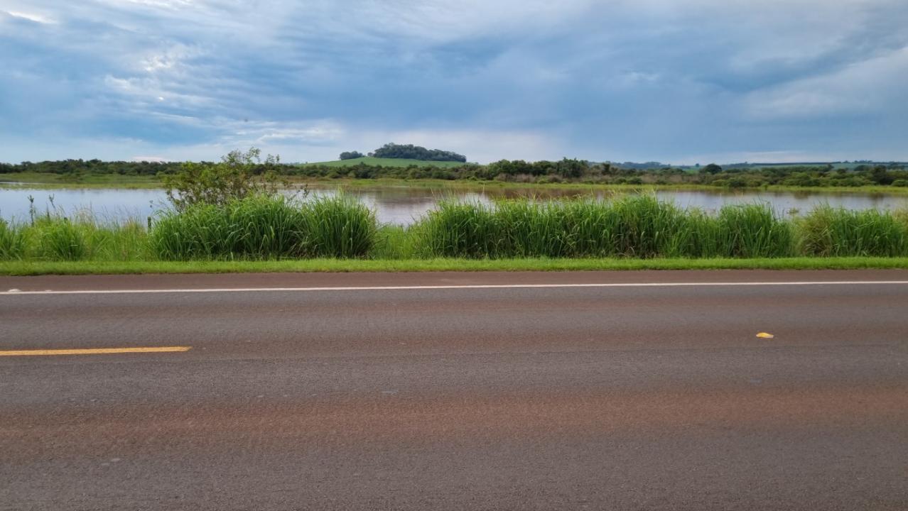 Foto 4 de 22 — SP-255 entre Araraquara e Boa Esperança segue interditada