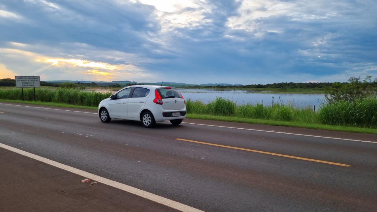 Foto 6 de 22 — SP-255 entre Araraquara e Boa Esperança segue interditada