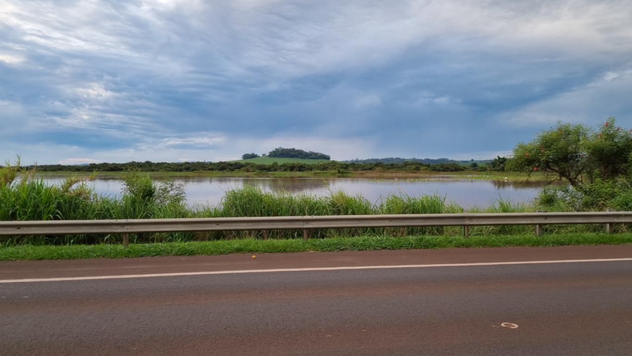 Foto 11 de 22 — SP-255 entre Araraquara e Boa Esperança segue interditada