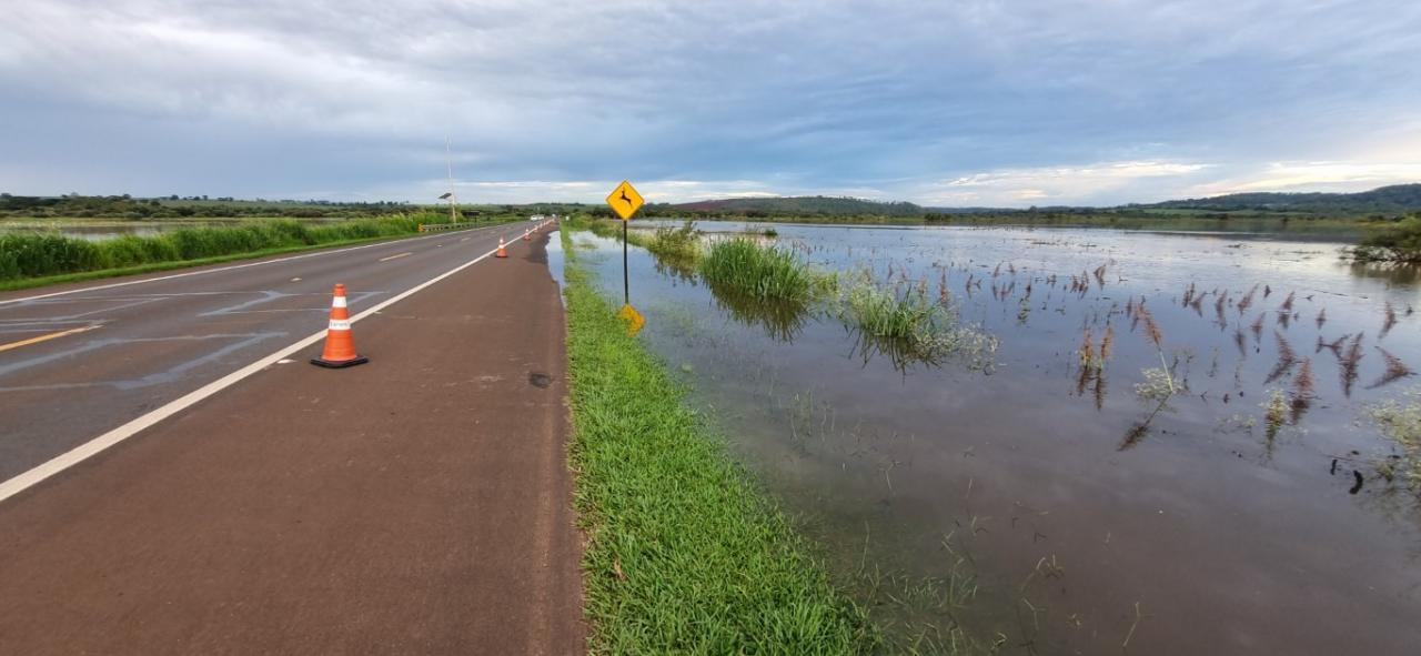 Foto 17 de 22 — SP-255 entre Araraquara e Boa Esperança segue interditada