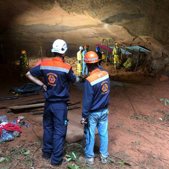 Foto 2 de 3 — Luto oficial: Prefeituras de Altinópolis e Batatais decretam luto por mortes de bombeiros