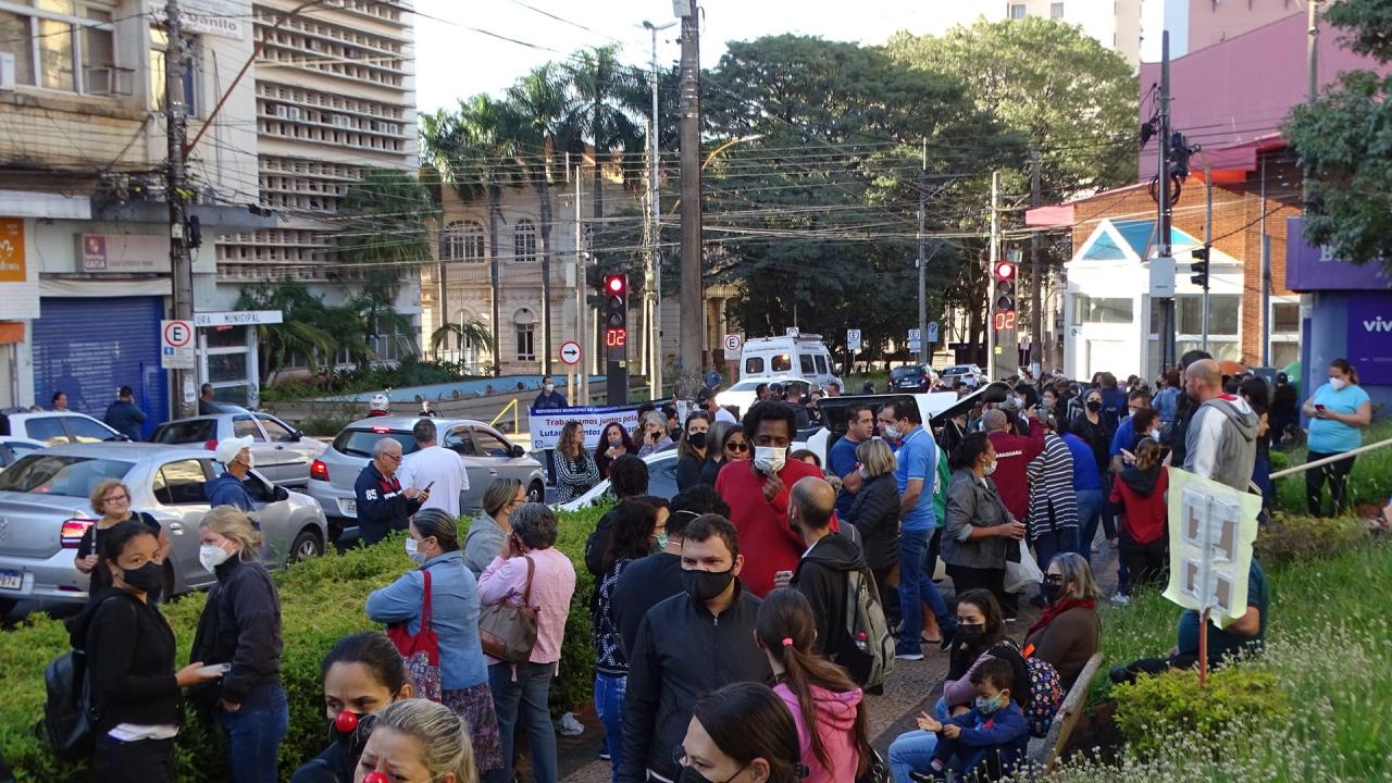 Foto 6 de 14 — Servidores Municipais realizam novo protesto em Araraquara nesta terça-feira (19)