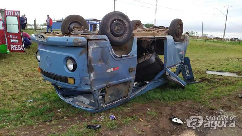 Foto 4 de 22 — Batida entre caminhão e perua deixa 10 feridos na Washigton Luís
