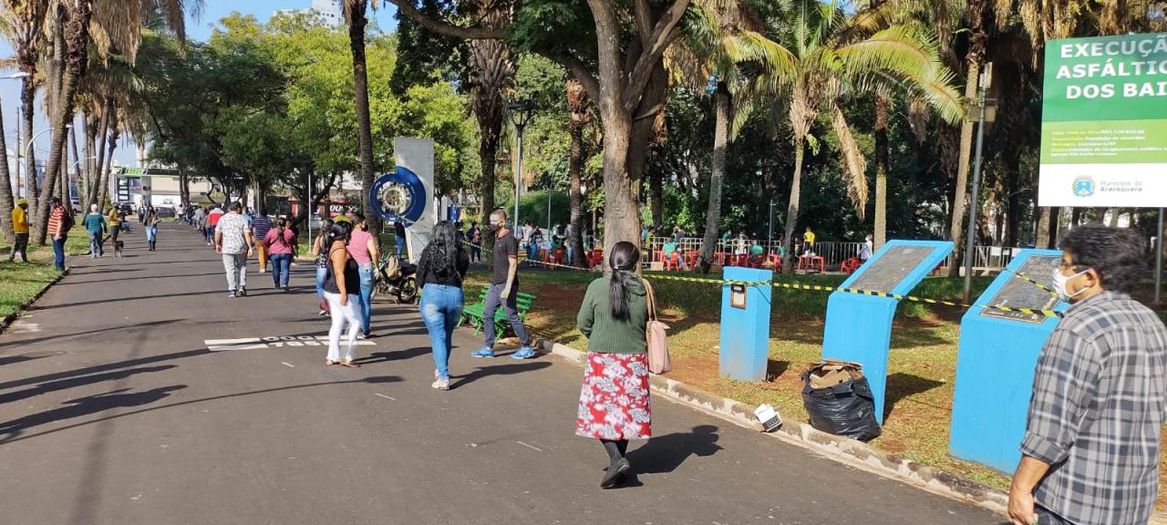 Foto 3 de 3 — Mais de 6 mil pessoas participaram de ação do Grupo de Empresários em busca de emprego