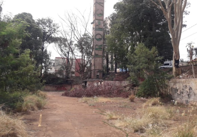 Foto 6 de 11 — Vereador cobra medidas sobre abandono do prédio do antigo Tropical Shopping