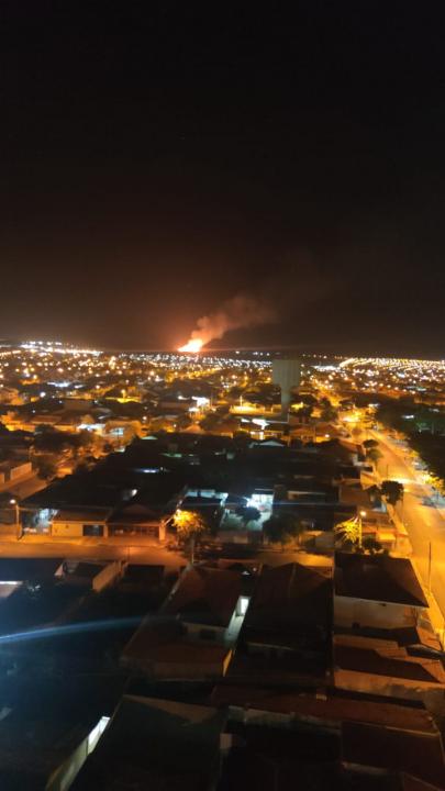 Foto 5 de 6 — Área do Daae pega fogo e espalha fumaça por toda a cidade