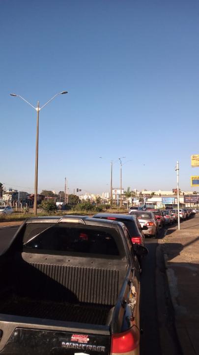 Foto 3 de 5 — ​Plantão de vacinação gera longas filas, trava Via Expressa e revolta moradores