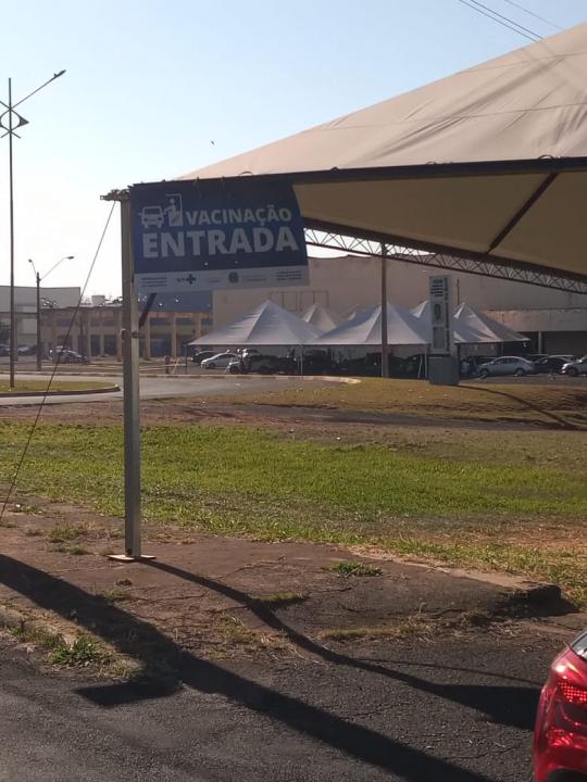 Foto 5 de 5 — ​Plantão de vacinação gera longas filas, trava Via Expressa e revolta moradores