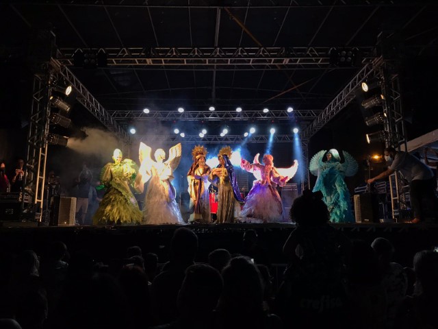 Foto 38 de 49 — ​Primeira noite do Esperança Luz encanta multidão em Boa Esperança