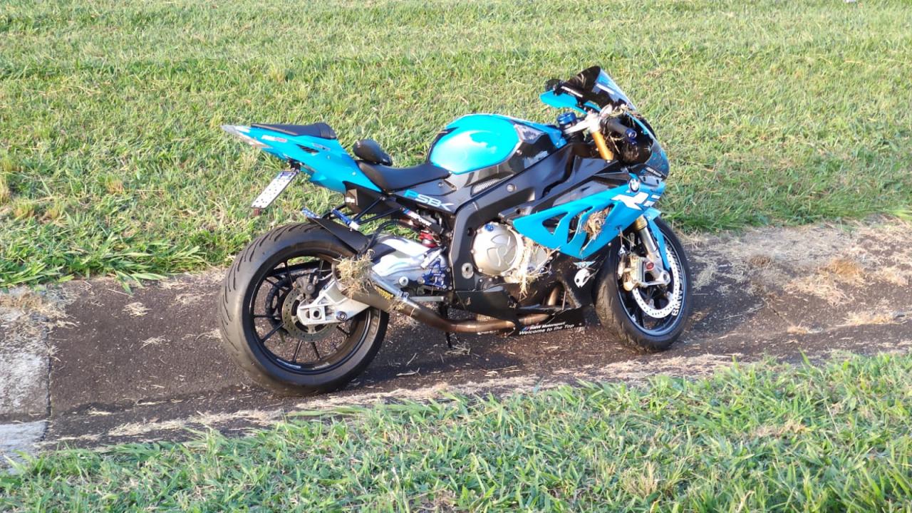 Foto 4 de 8 — Mulher cai de moto e morre atropelada por caminhão em Araraquara