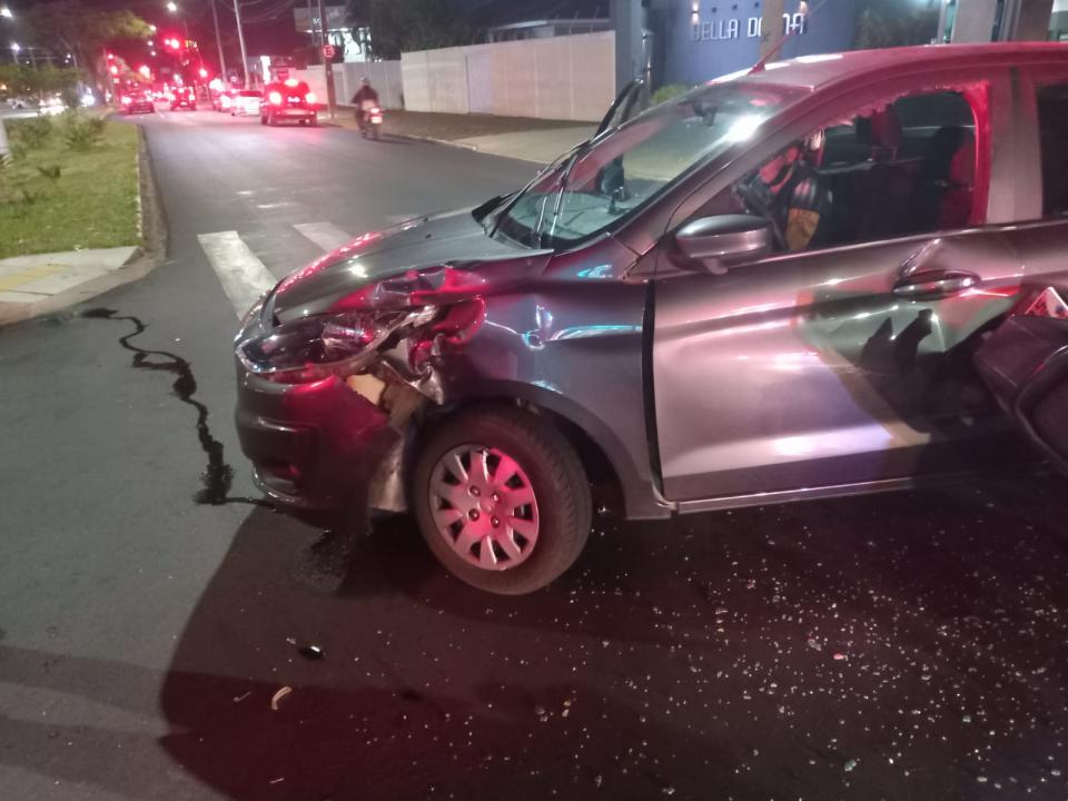 Foto 6 de 7 — Motociclista fica ferido em grave acidente na Bento de Abreu
