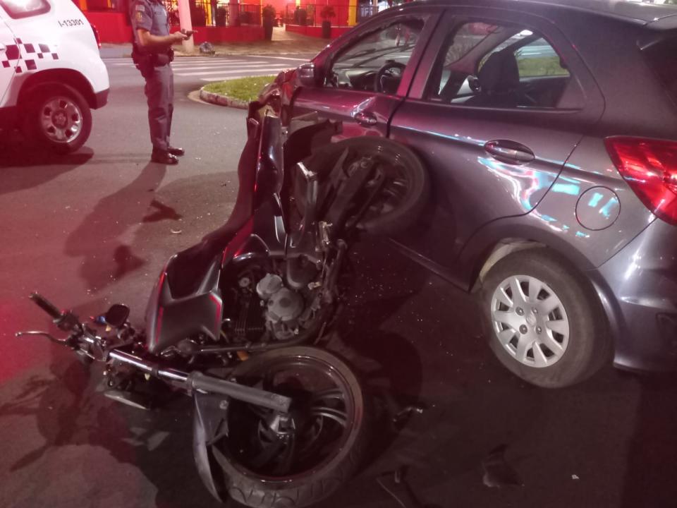 Foto 7 de 7 — Motociclista fica ferido em grave acidente na Bento de Abreu