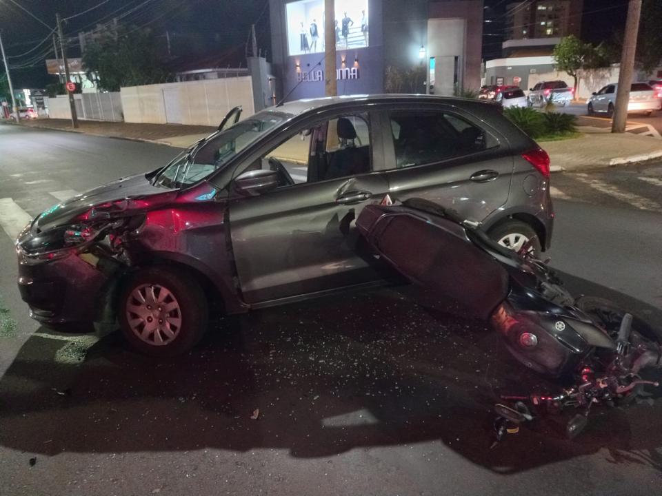 Foto 5 de 7 — Motociclista fica ferido em grave acidente na Bento de Abreu