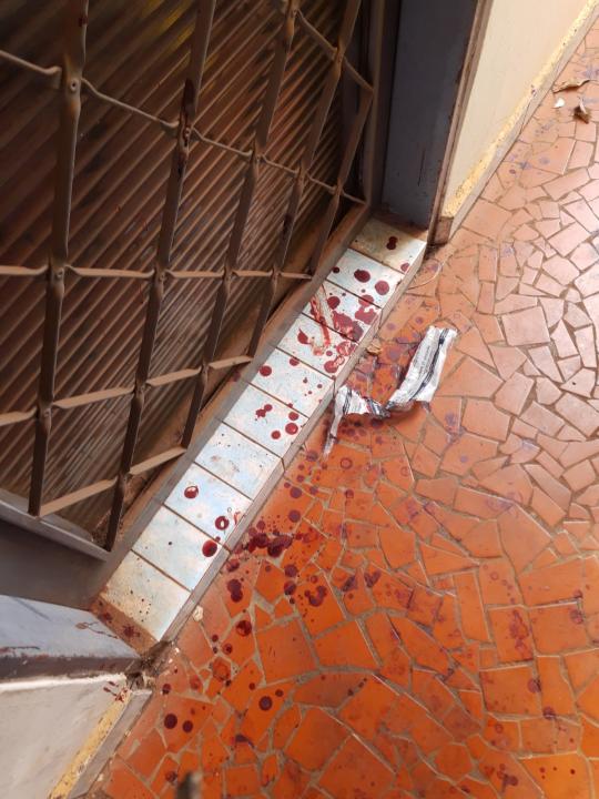 Foto 5 de 8 — Comerciantes são esfaqueados em tentativa de assalto na Vila Xavier