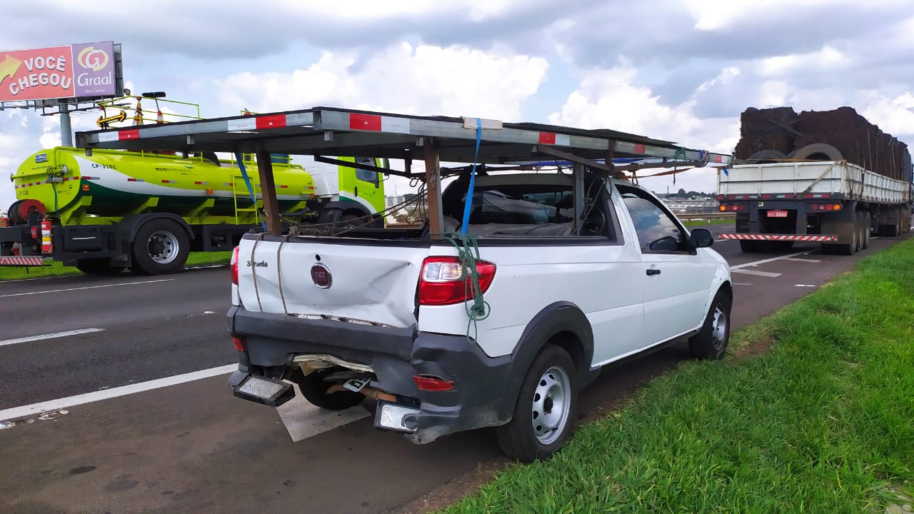 Foto 11 de 16 — Acidente entre caminhão e três carros deixa feridos na Washington Luís