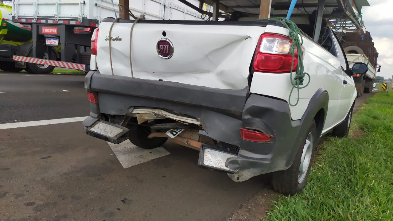 Foto 5 de 16 — Acidente entre caminhão e três carros deixa feridos na Washington Luís