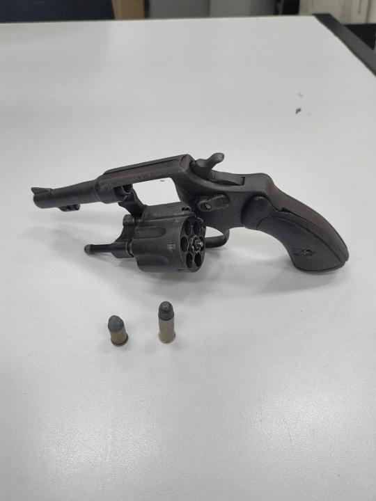 Foto 4 de 4 — Adolescente é apreendido com arma de fogo em Araraquara