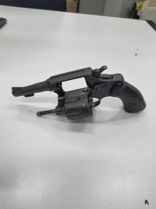 Foto 3 de 4 — Adolescente é apreendido com arma de fogo em Araraquara