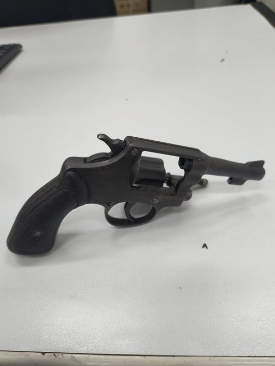 Foto 2 de 4 — Adolescente é apreendido com arma de fogo em Araraquara