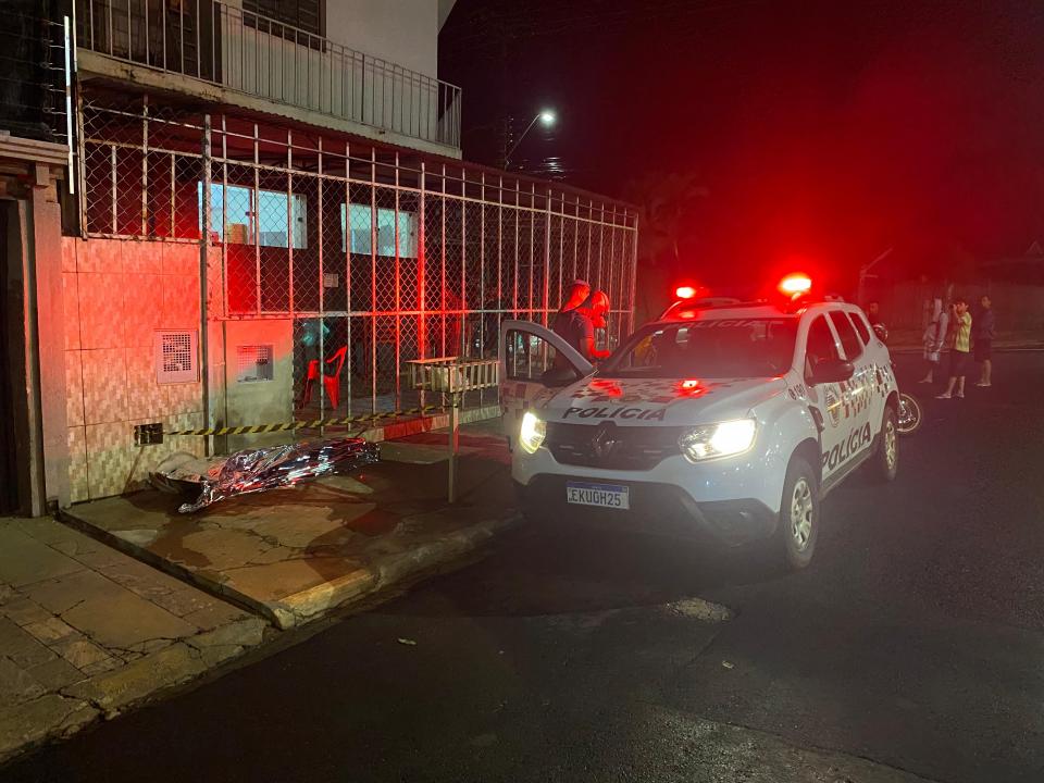 Foto 4 de 4 — Jovem é espancado e morto por pelo menos 7 pessoas no Jardim Martinez em Araraquara