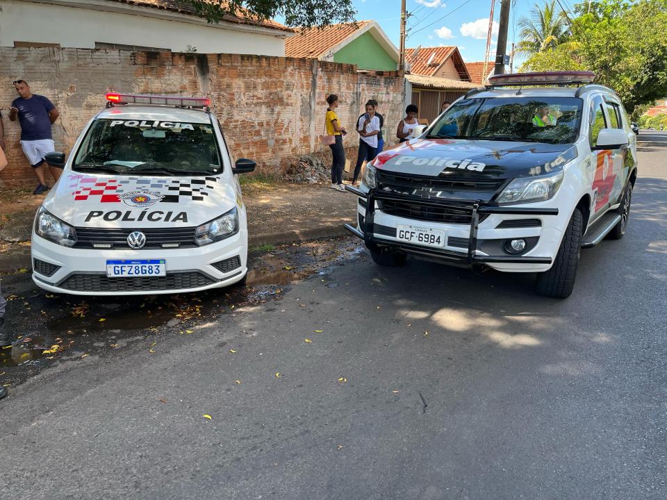 Foto 2 de 5 — URGENTE: Jovem morre em acidente entre 2 carros e moto em Araraquara