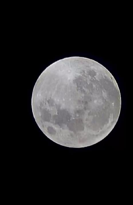 Foto 6 de 7 — Eclipse total da Lua é observado no Brasil e tem registro especial em Araraquara