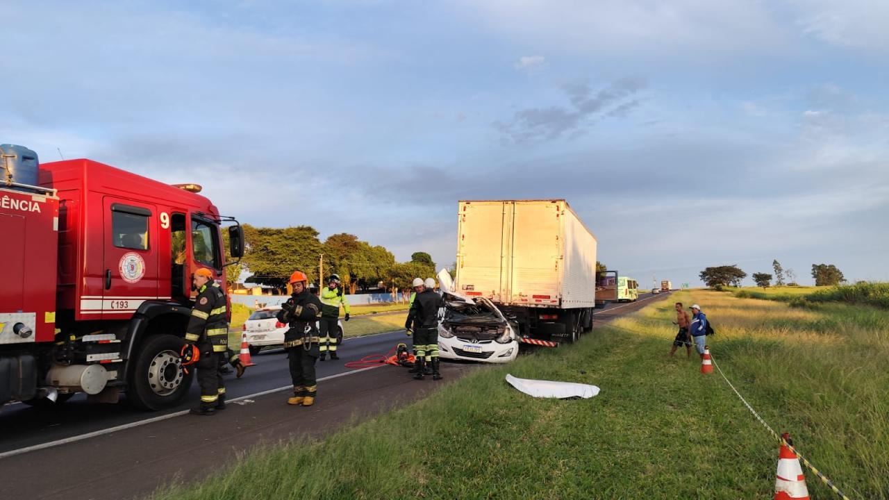 Foto 4 de 5 — Motorista morre em grave acidente na Washington Luís