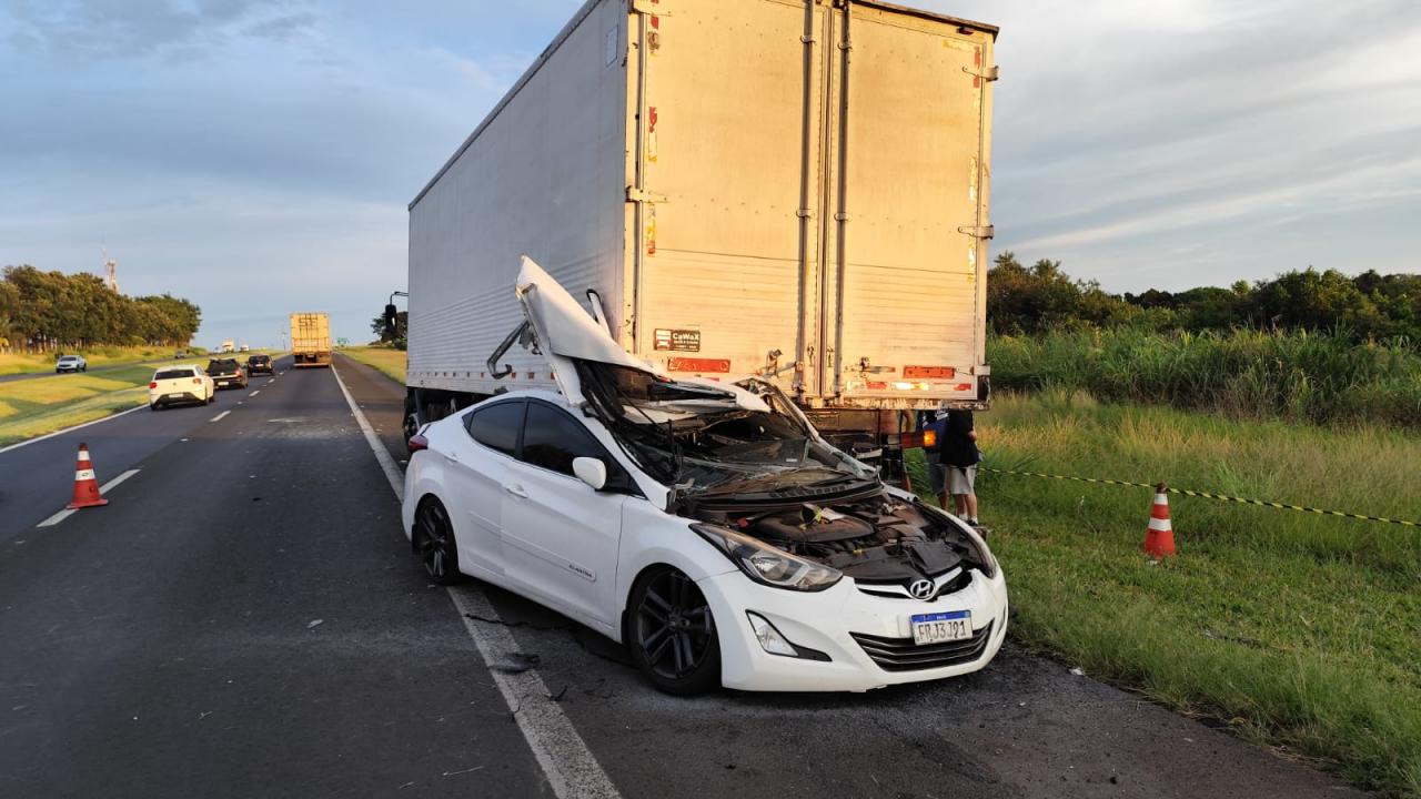 Foto 2 de 5 — Motorista morre em grave acidente na Washington Luís