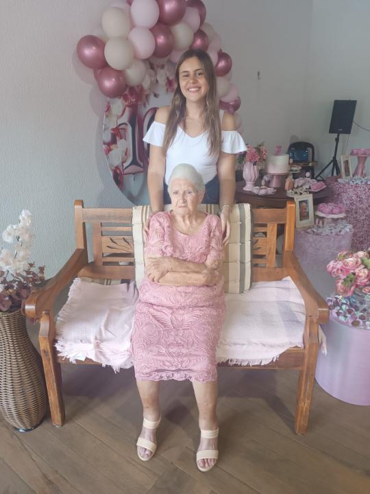 Foto 2 de 3 — Ana Marchetti celebra 100 anos com disposição e muita vontade de viver