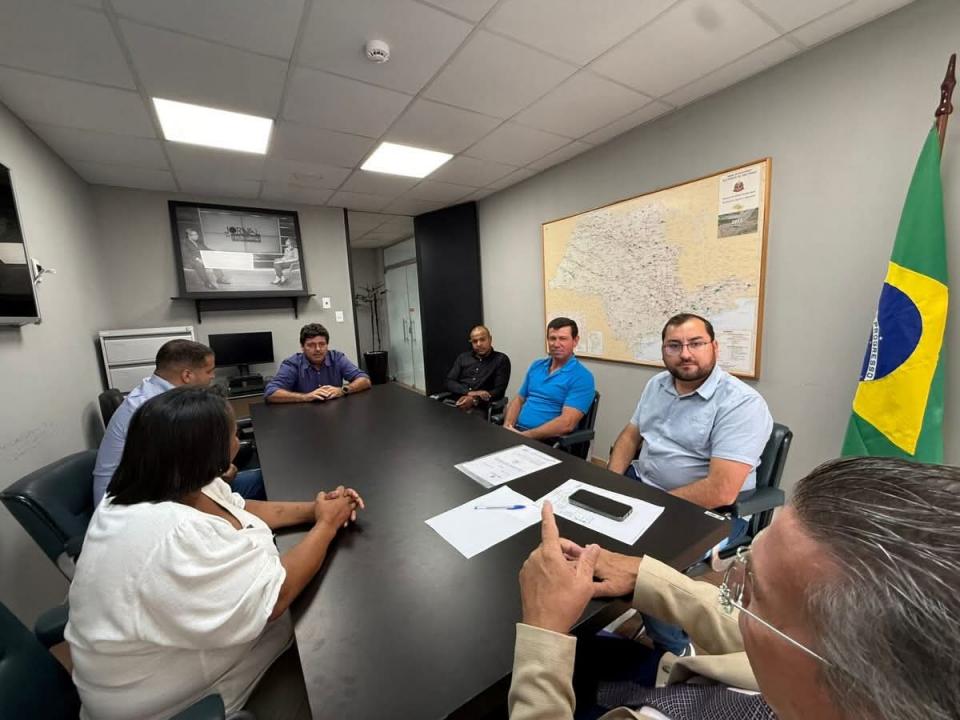 Foto 19 de 20 — Trabiju leva demandas ao deputado Carlão Pignatari na Alesp
