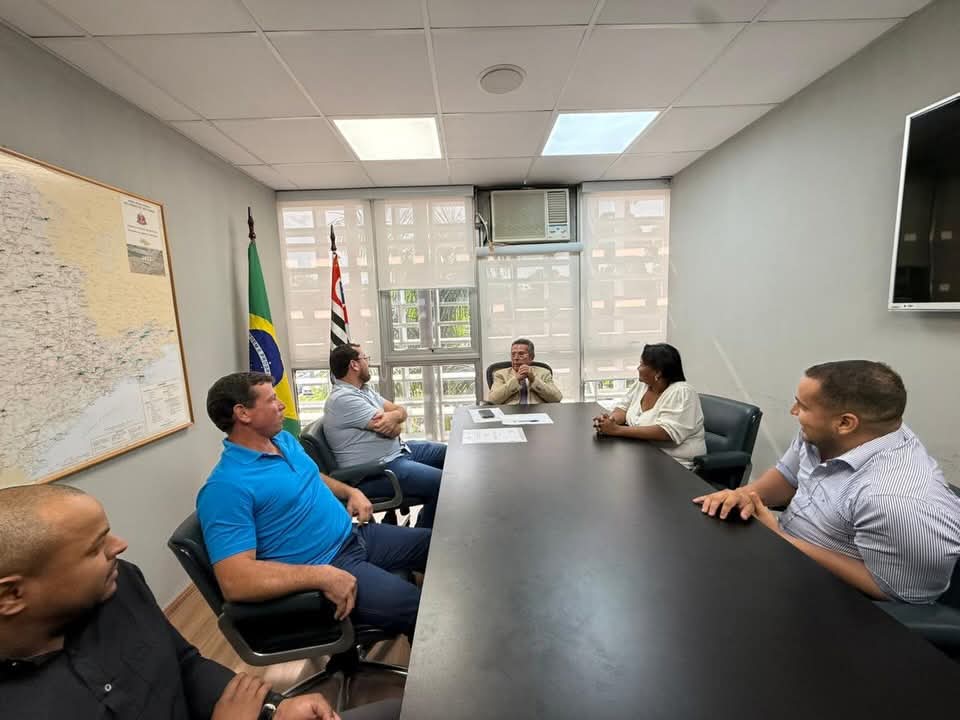 Foto 11 de 20 — Trabiju leva demandas ao deputado Carlão Pignatari na Alesp