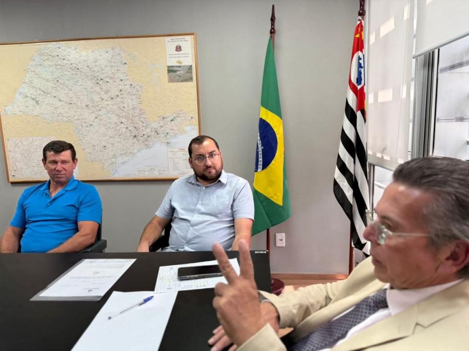 Foto 3 de 20 — Trabiju leva demandas ao deputado Carlão Pignatari na Alesp
