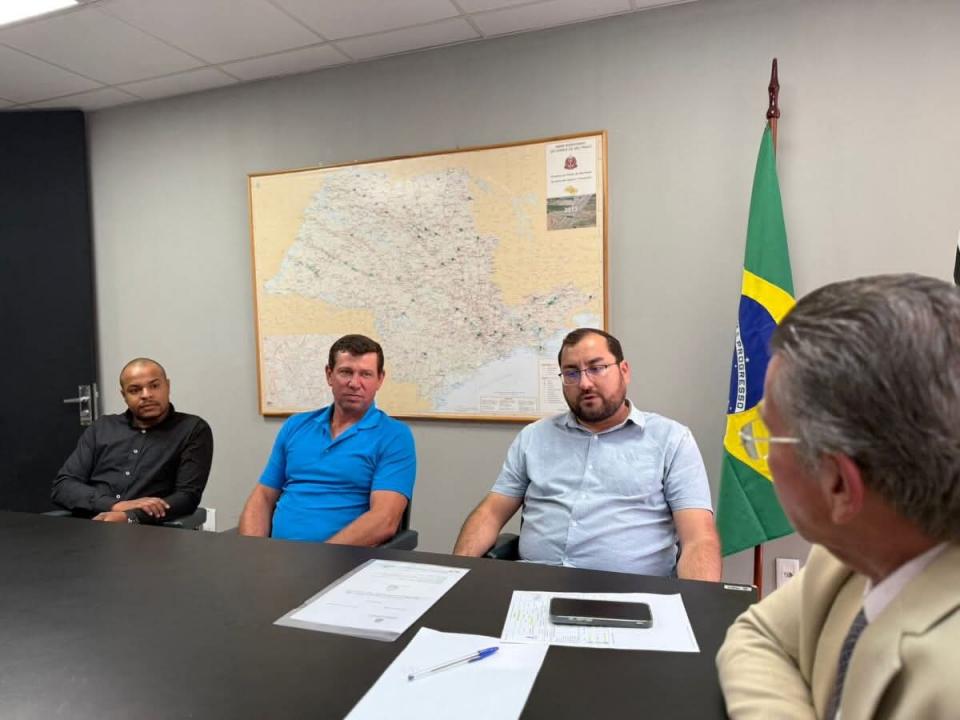 Foto 2 de 20 — Trabiju leva demandas ao deputado Carlão Pignatari na Alesp