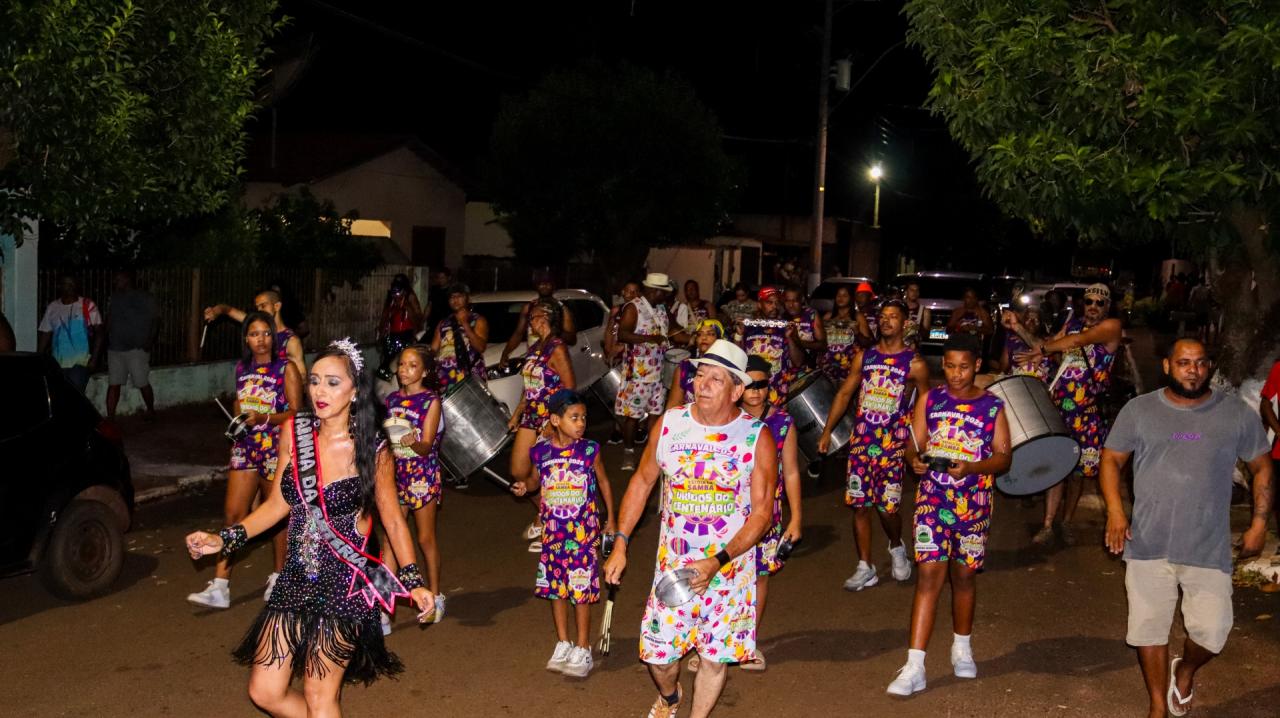 Foto 16 de 156 — Unidos do Centenário e Homem de Lata fazem festa em Trabiju; veja fotos