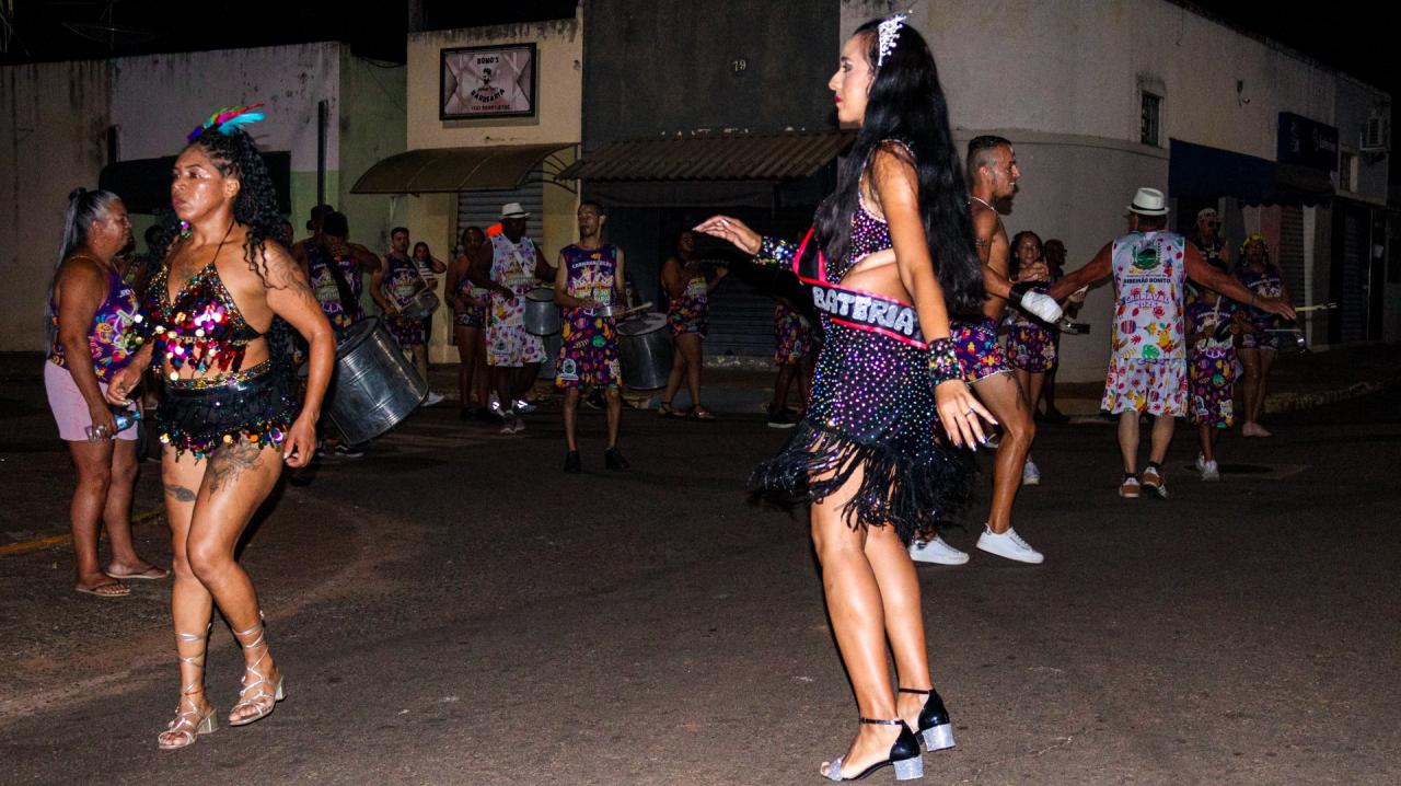 Foto 18 de 156 — Unidos do Centenário e Homem de Lata fazem festa em Trabiju; veja fotos