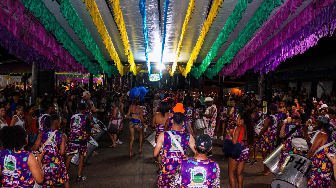 Foto 34 de 156 — Unidos do Centenário e Homem de Lata fazem festa em Trabiju; veja fotos