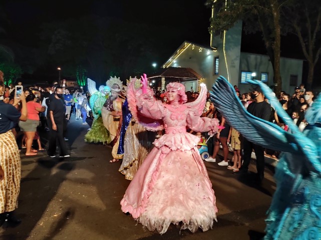 Foto 32 de 49 — ​Primeira noite do Esperança Luz encanta multidão em Boa Esperança