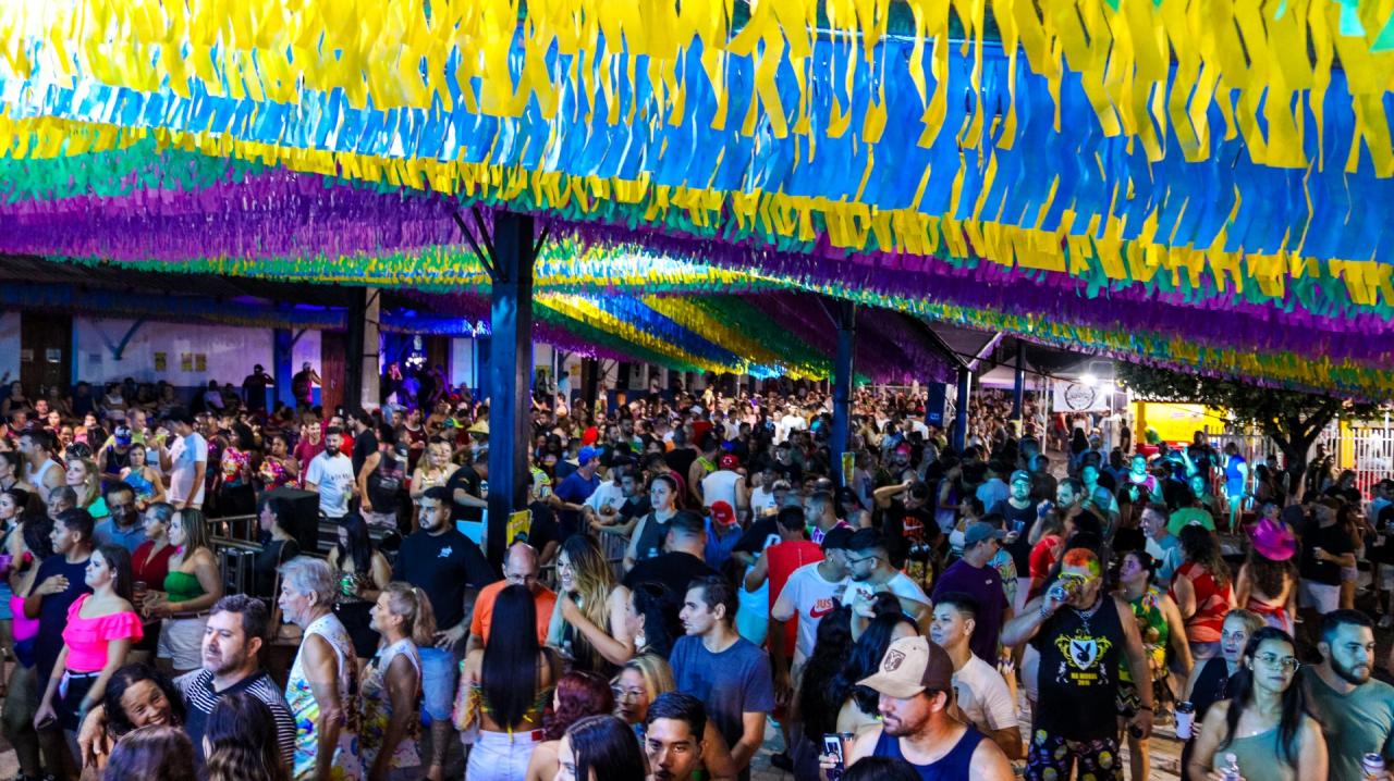 Foto 96 de 156 — Unidos do Centenário e Homem de Lata fazem festa em Trabiju; veja fotos