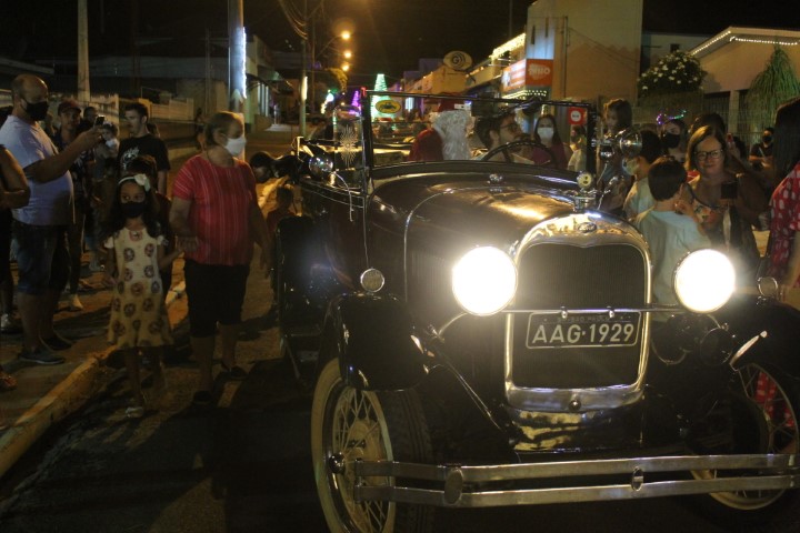 Foto 42 de 49 — ​Primeira noite do Esperança Luz encanta multidão em Boa Esperança