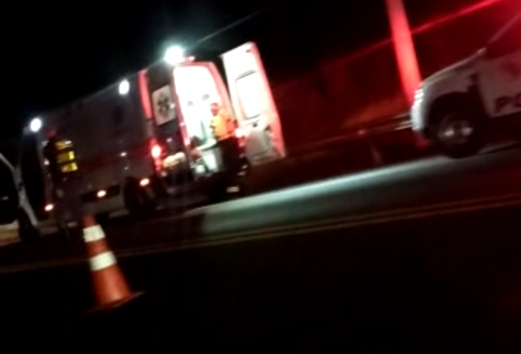 Foto 5 de 5 — Acidente com 3 carros mata motorista na SP-255 em Boa Esperança do Sul