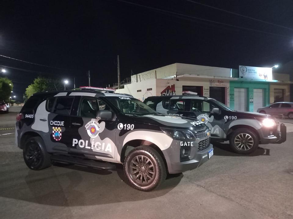 Foto 7 de 8 — Homem faz a mãe de 80 anos refém por mais de 6 horas em Araraquara
