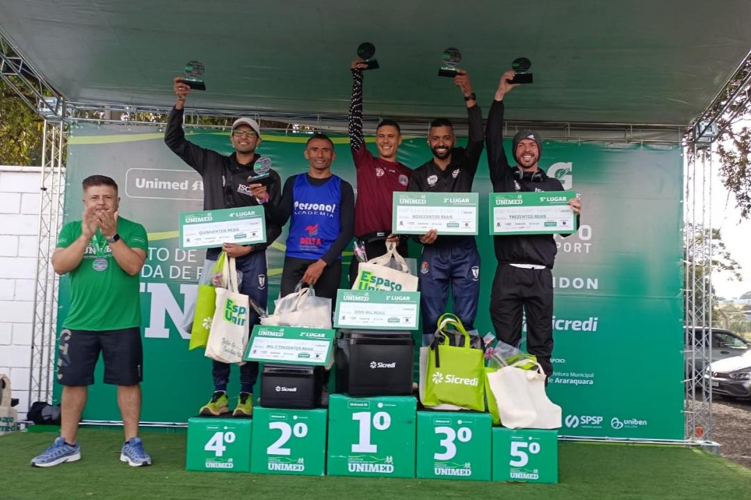 Foto 5 de 11 — Quase 1.500 corredores participam do Circuito de Corrida de Rua Unimed