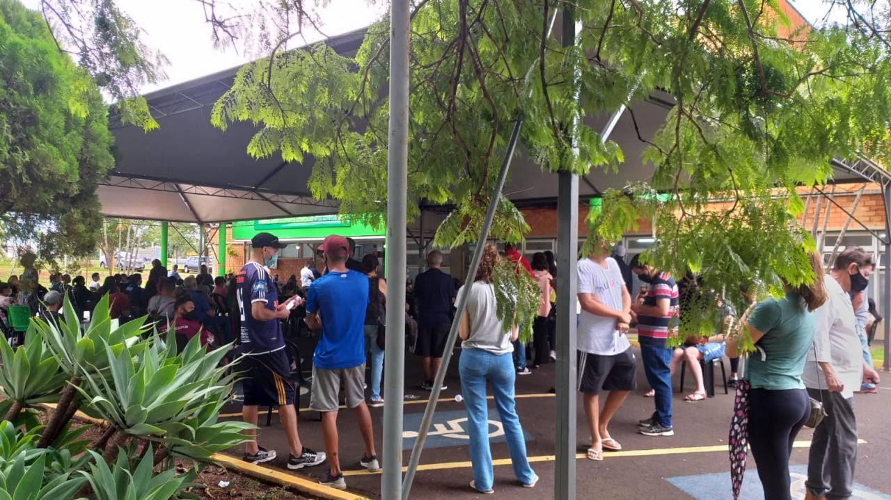 Foto 7 de 7 — ​Primeiro dia do “Gripário” da Unimed é marcado por fila e reclamações